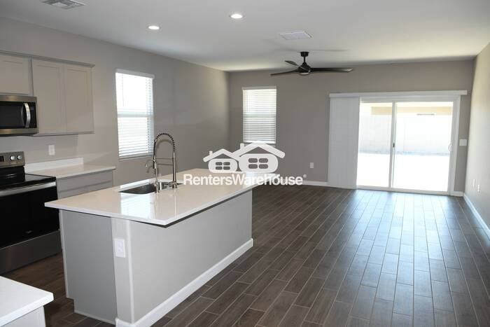 37067 N Aleutian Dr - Photo 4 of 18