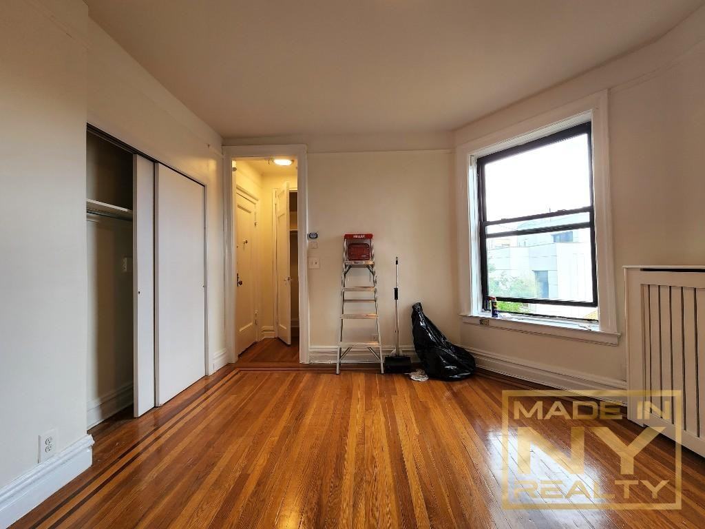 2907 31st Ave #5A - Photo 4 of 7