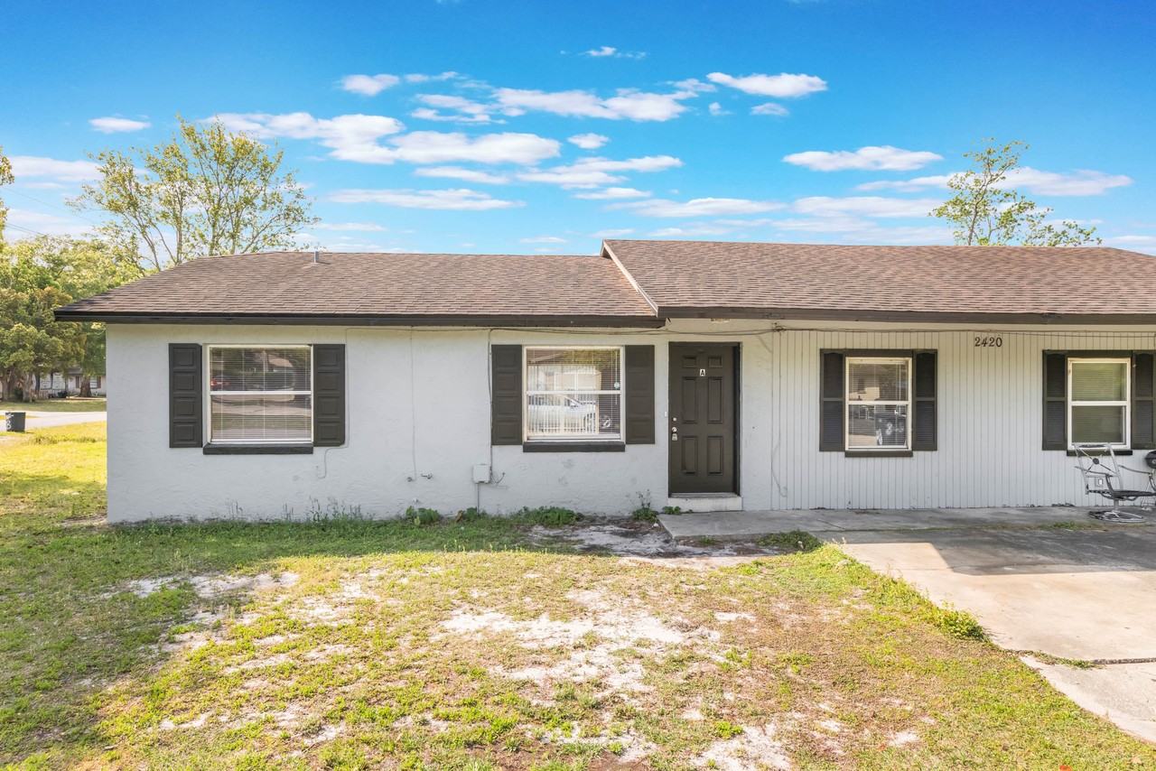 2420 S Lake Ave #B - Photo 2 of 14