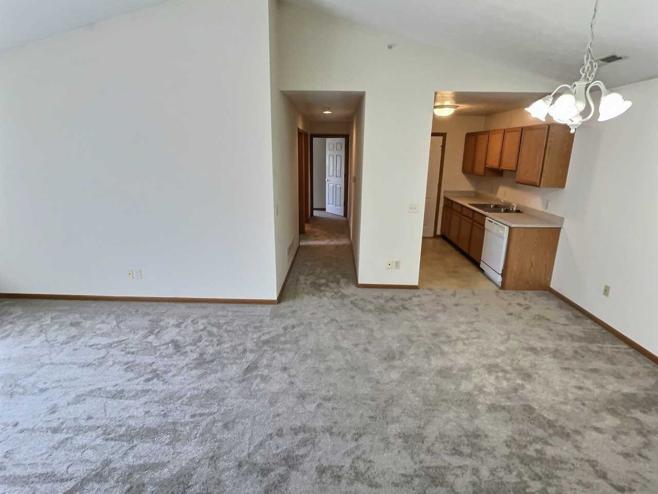 Amherst Ridge Apartments - Photo 2 of 13