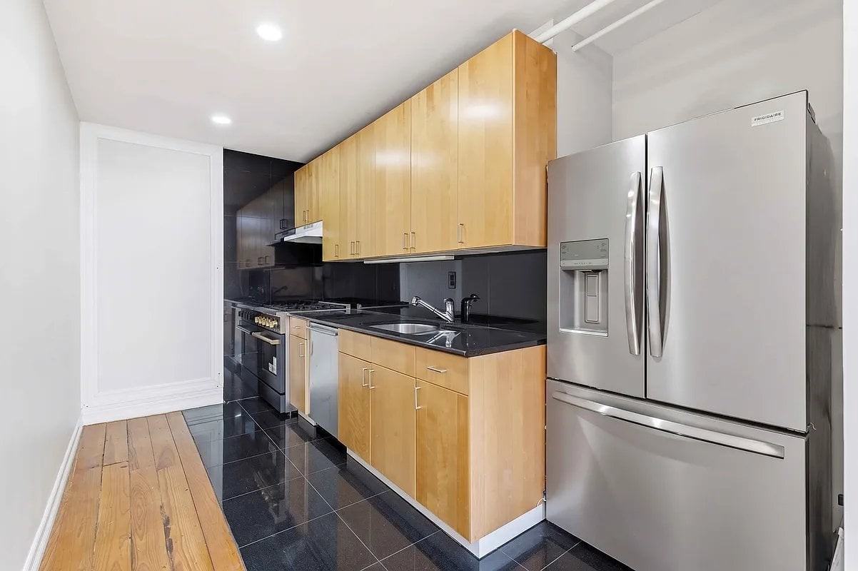 535 Broadway #5A - Photo 6 of 12