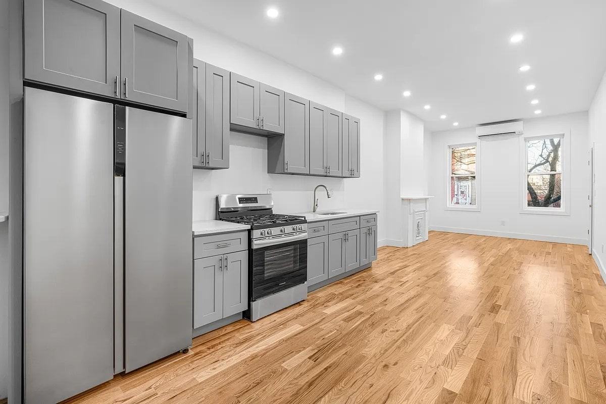 1208 Saint Marks Ave #2B - Photo 5 of 9