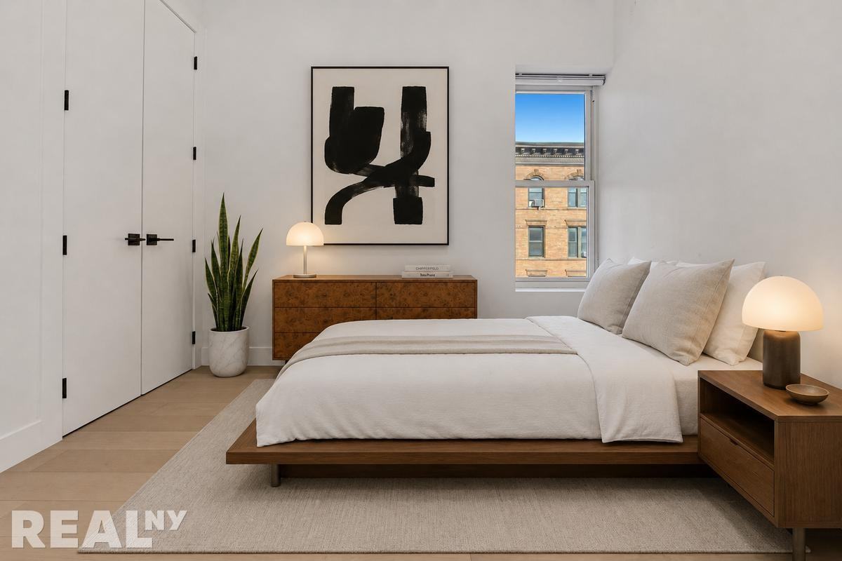 8th Ave #3L - Photo 5 of 8