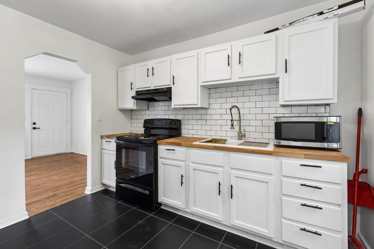 4121 Spencer St - Photo 7 of 20