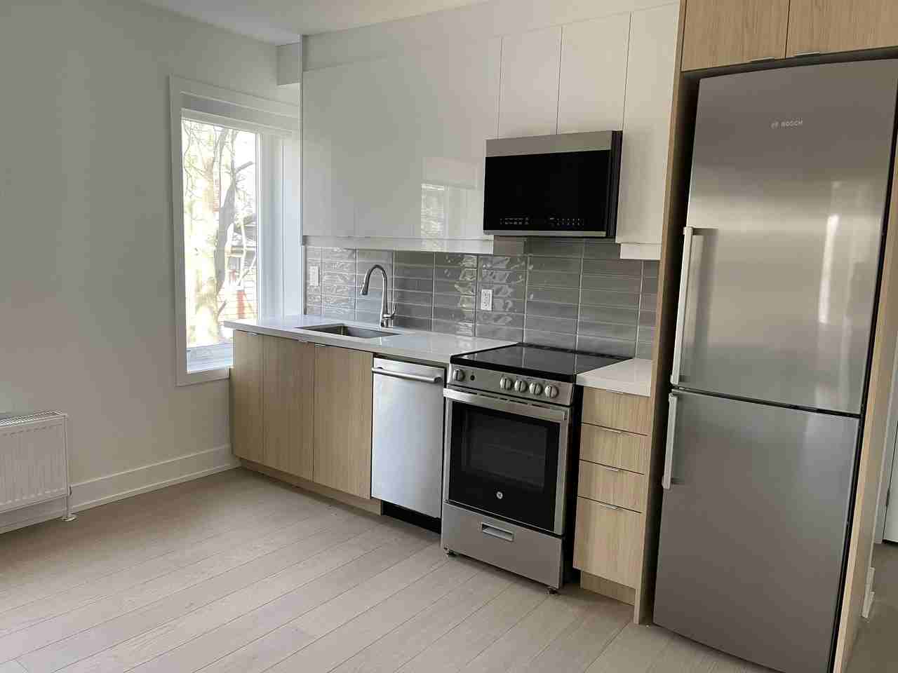 320 Roncesvalles Avenue - Photo 6 of 11