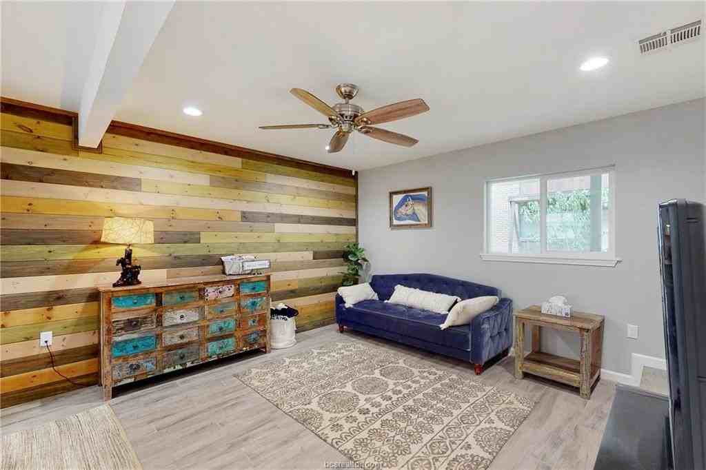 513 Boyett St #2 - Photo 2 of 22