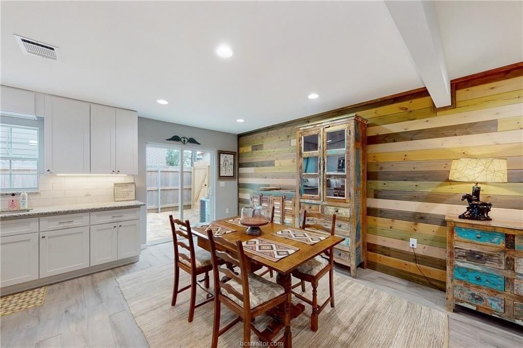 513 Boyett St #2 - Photo 4 of 22