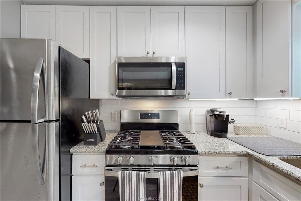513 Boyett St #2 - Photo 7 of 22