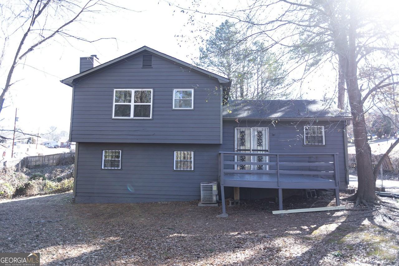 2761 Rockdale Dr - Photo 2 of 24