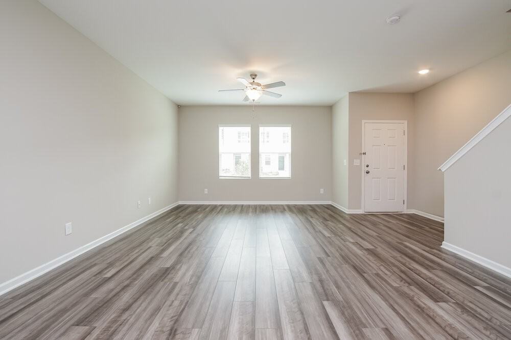 542 Landing View Dr - Photo 4 of 17