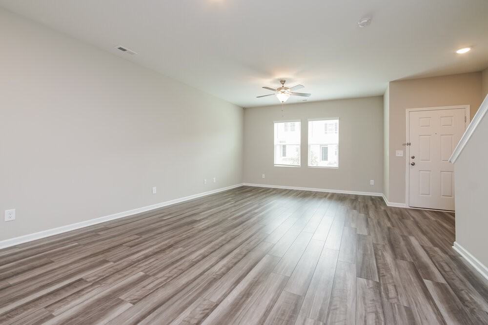 542 Landing View Dr - Photo 5 of 17