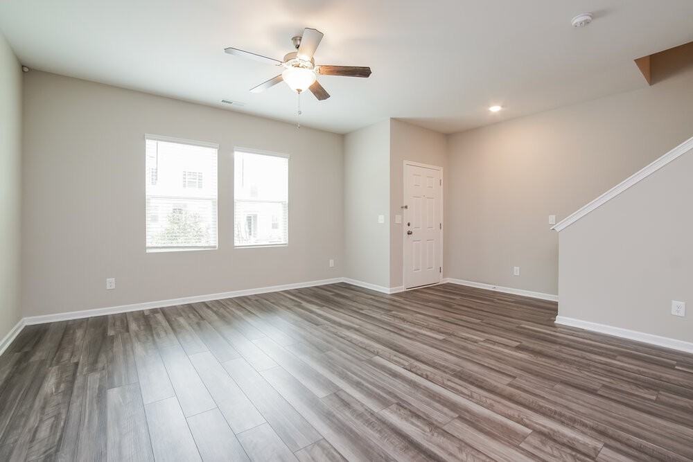 542 Landing View Dr - Photo 6 of 17