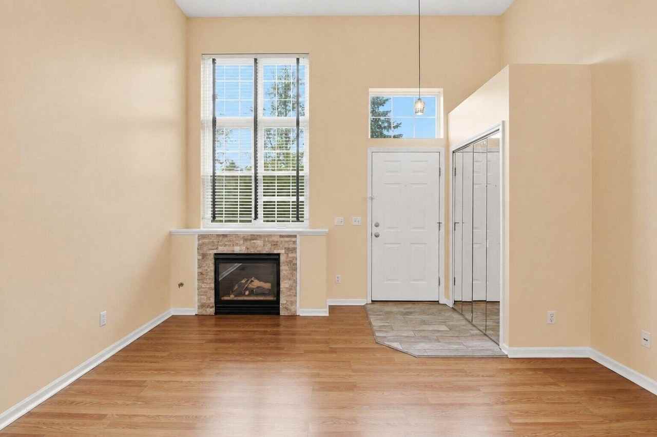 1930 Lindsay Ln - Photo 6 of 41