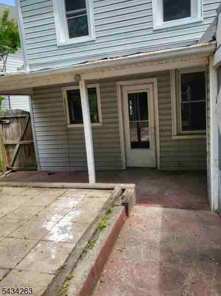 102 Mercer St - Photo 4 of 38