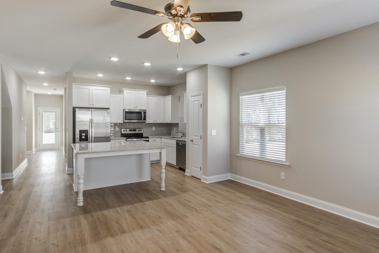 1247 Augusta West Pkwy - Photo 4 of 23
