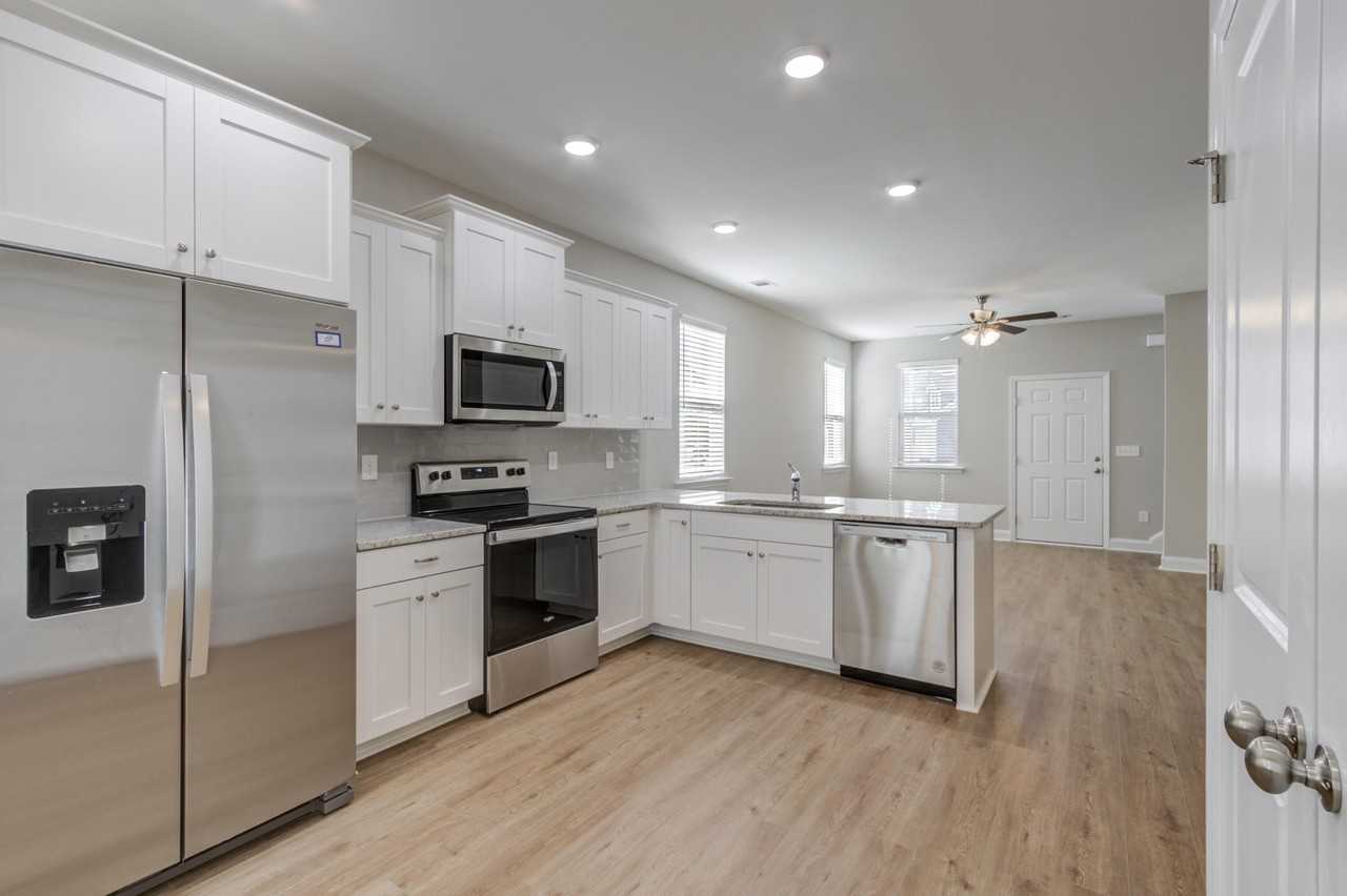 1247 Augusta West Pkwy - Photo 6 of 23
