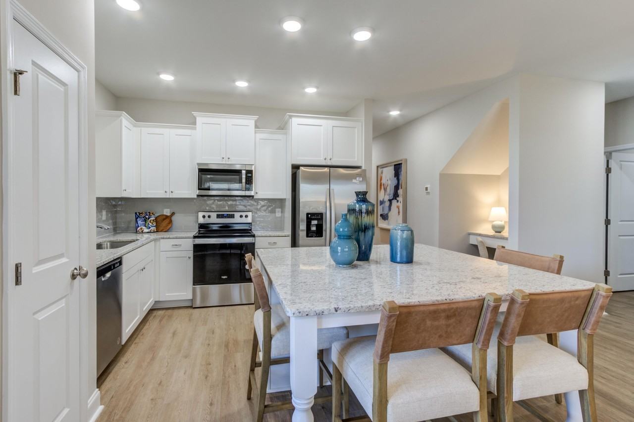 1247 Augusta West Pkwy - Photo 3 of 25