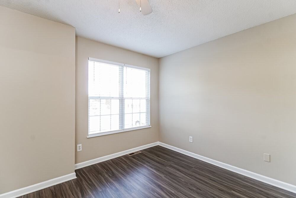 330 W Holt St - Photo 7 of 16