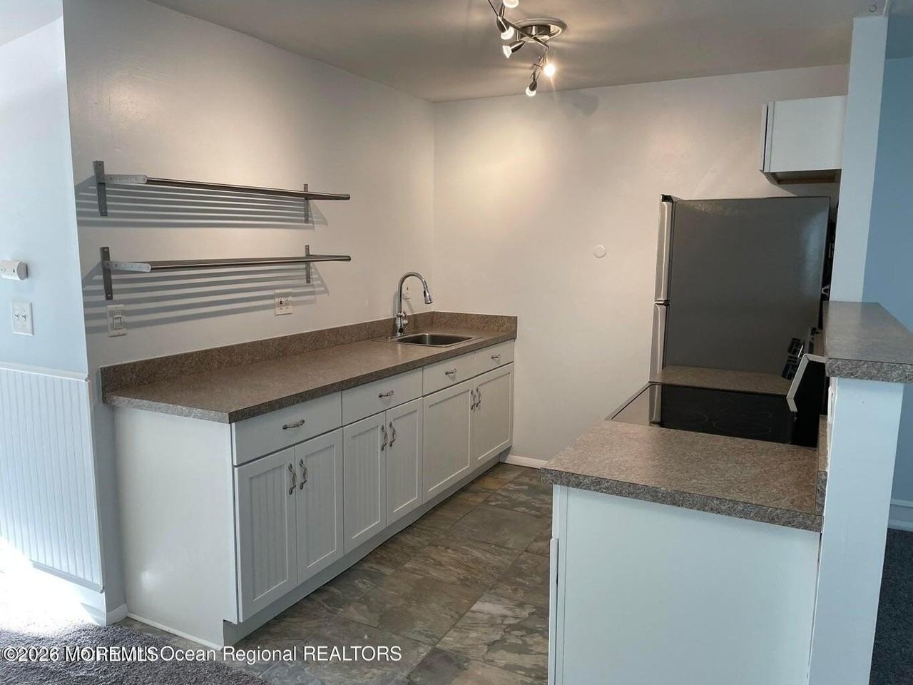 393 Chesterfield Ct #A - Photo 5 of 13