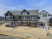 600 N Bayview Ave - Photo 1 of 1