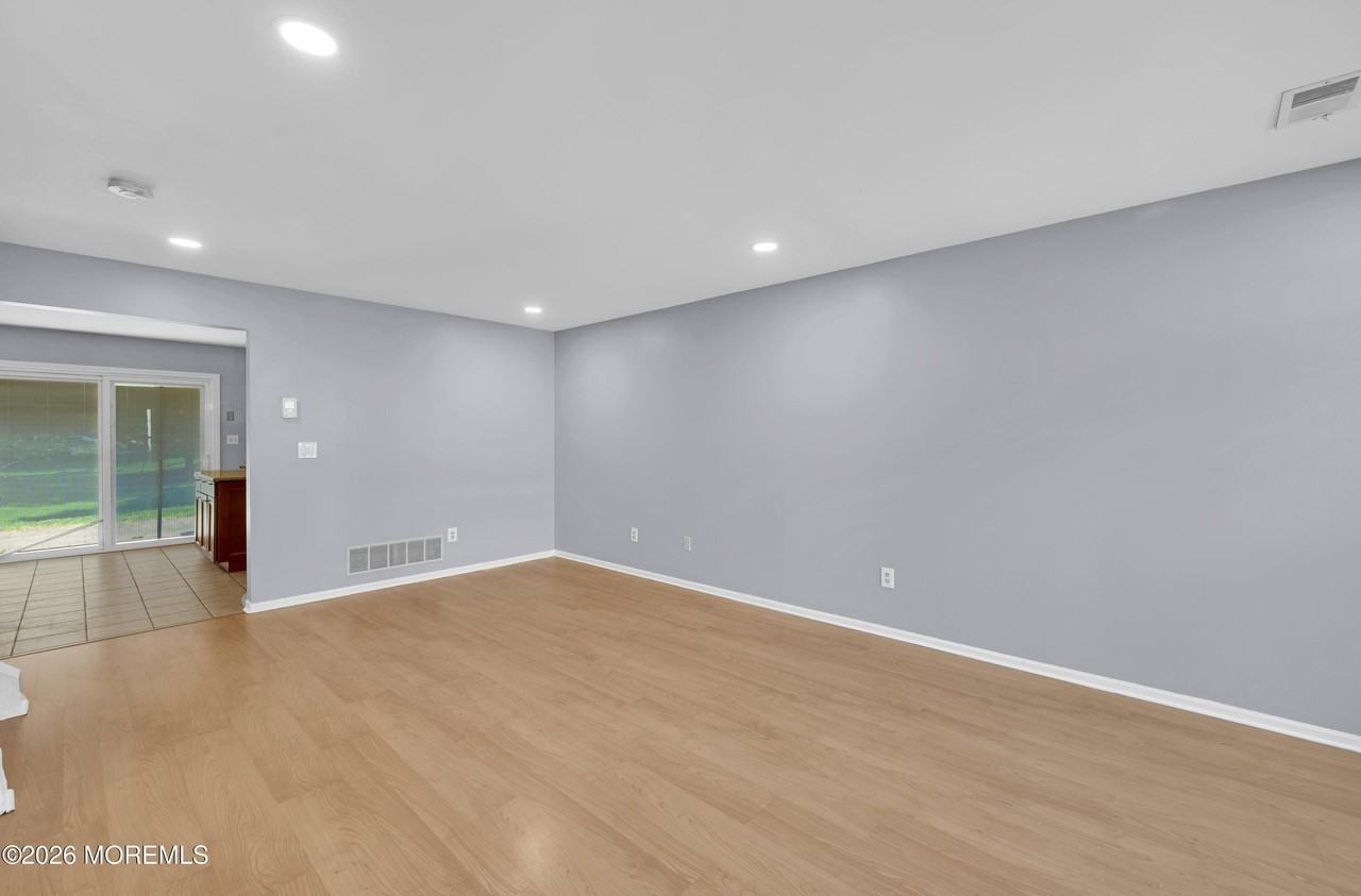 35 Whistler Dr #1 - Photo 6 of 34