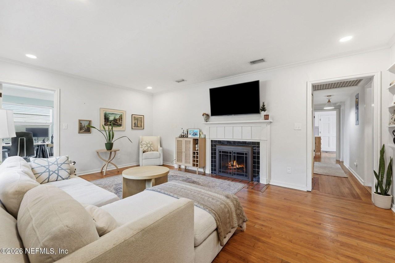 1650 Parrish Pl - Photo 4 of 23