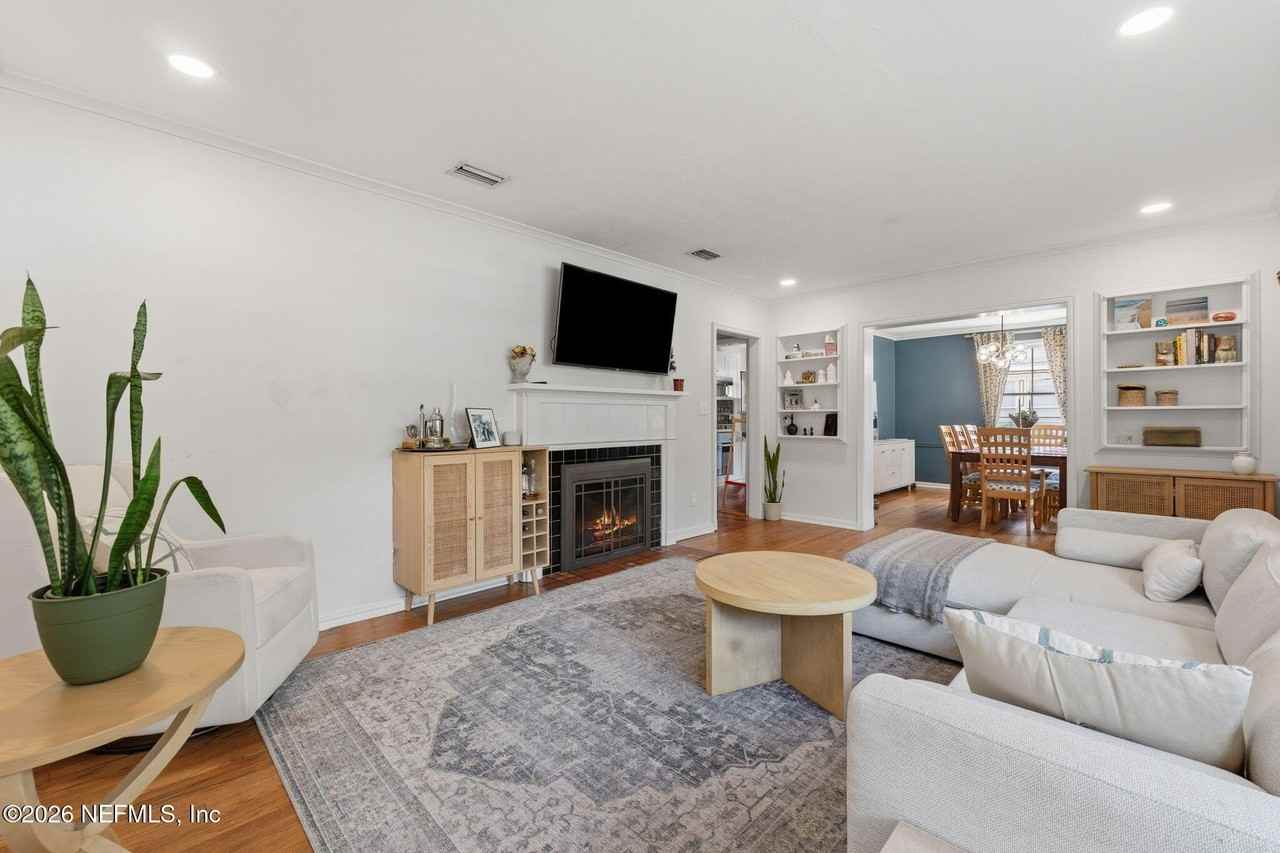 1650 Parrish Pl - Photo 7 of 23