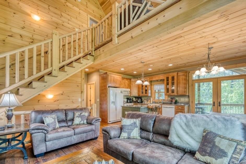 111 Watkins Farm Rd - Photo 3 of 45