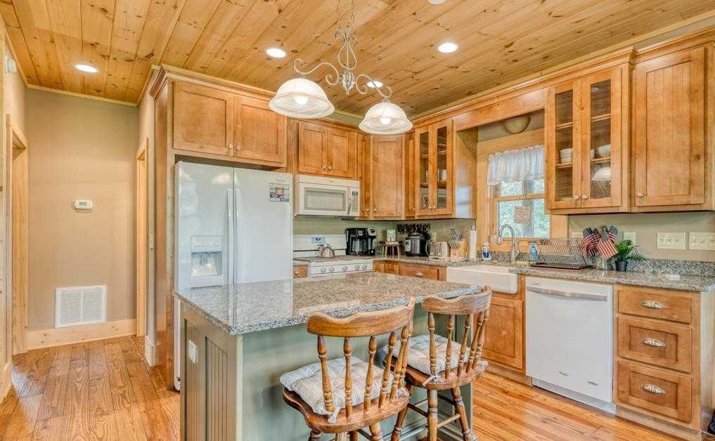 111 Watkins Farm Rd - Photo 5 of 45
