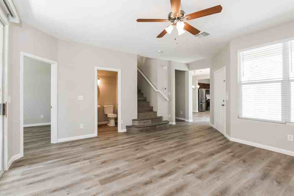 9011 College Green St - Photo 6 of 17
