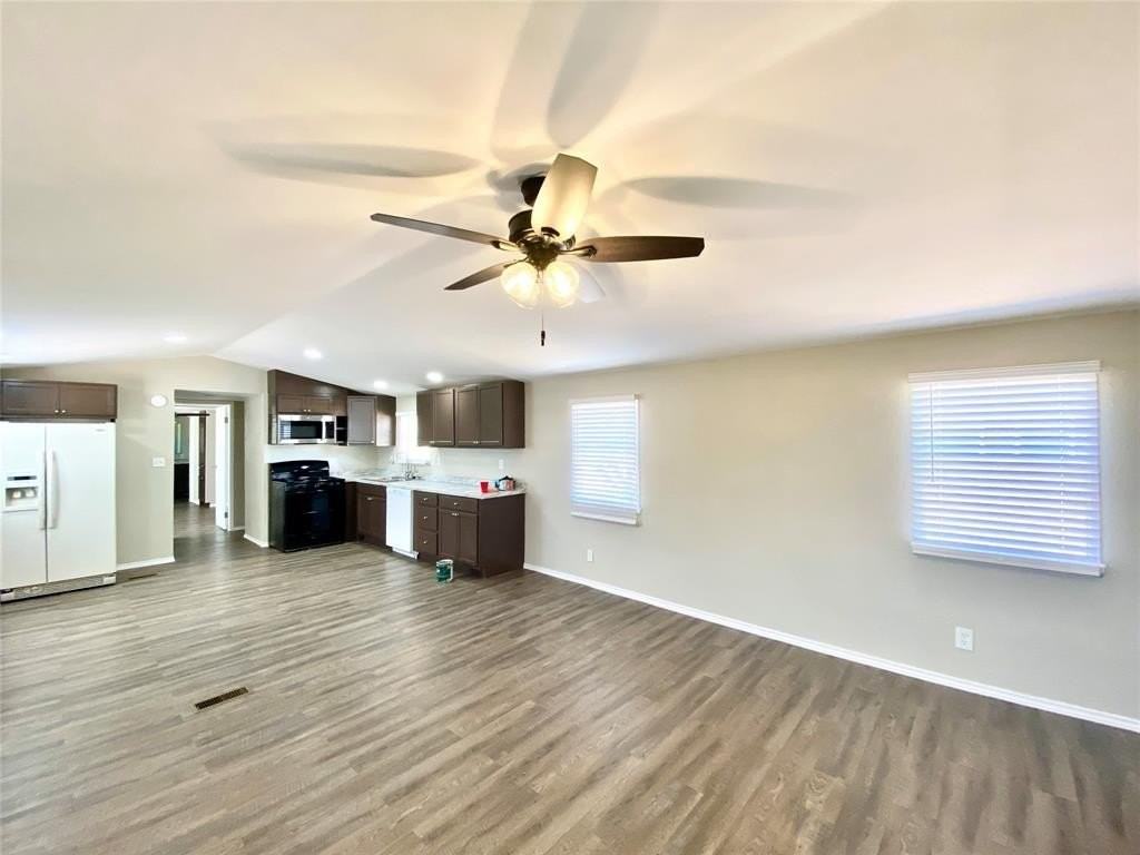 5850 Hartford St #123 - Photo 6 of 14