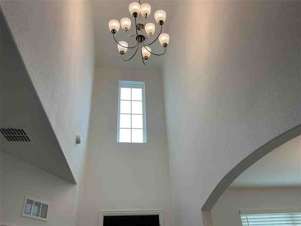 736 Auburn Ave - Photo 4 of 40