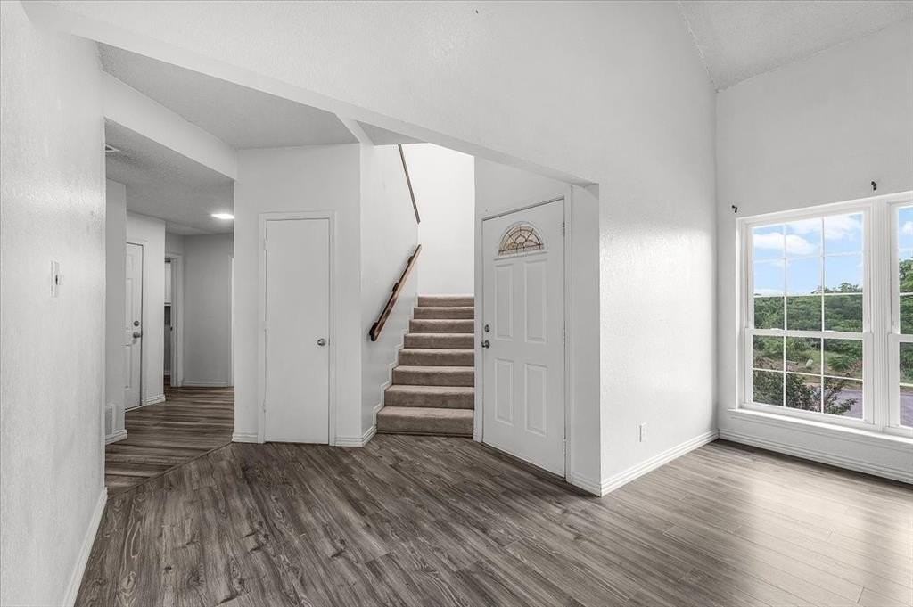5315 Colony Hill Rd - Photo 7 of 40