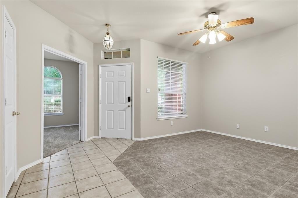 2313 Dalhart Trl - Photo 3 of 26