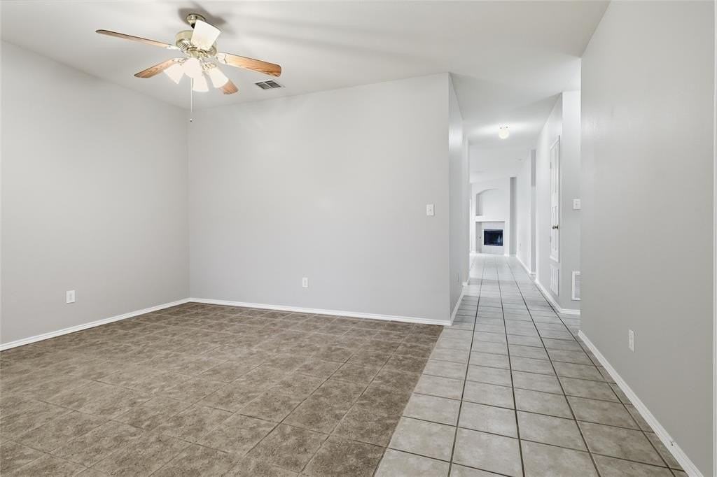 2313 Dalhart Trl - Photo 7 of 26