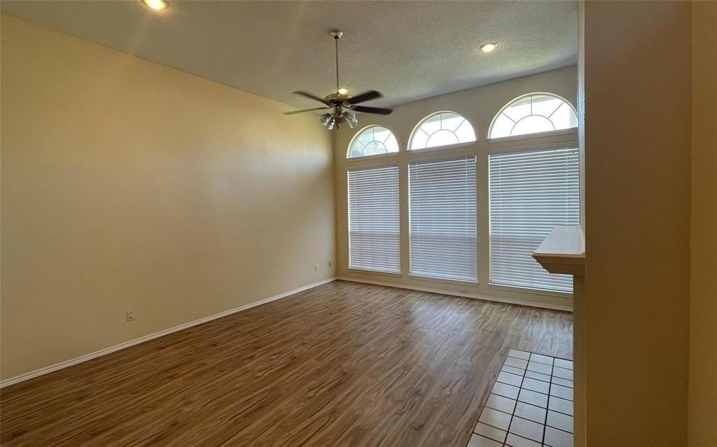 1409 Burlington Dr - Photo 7 of 12
