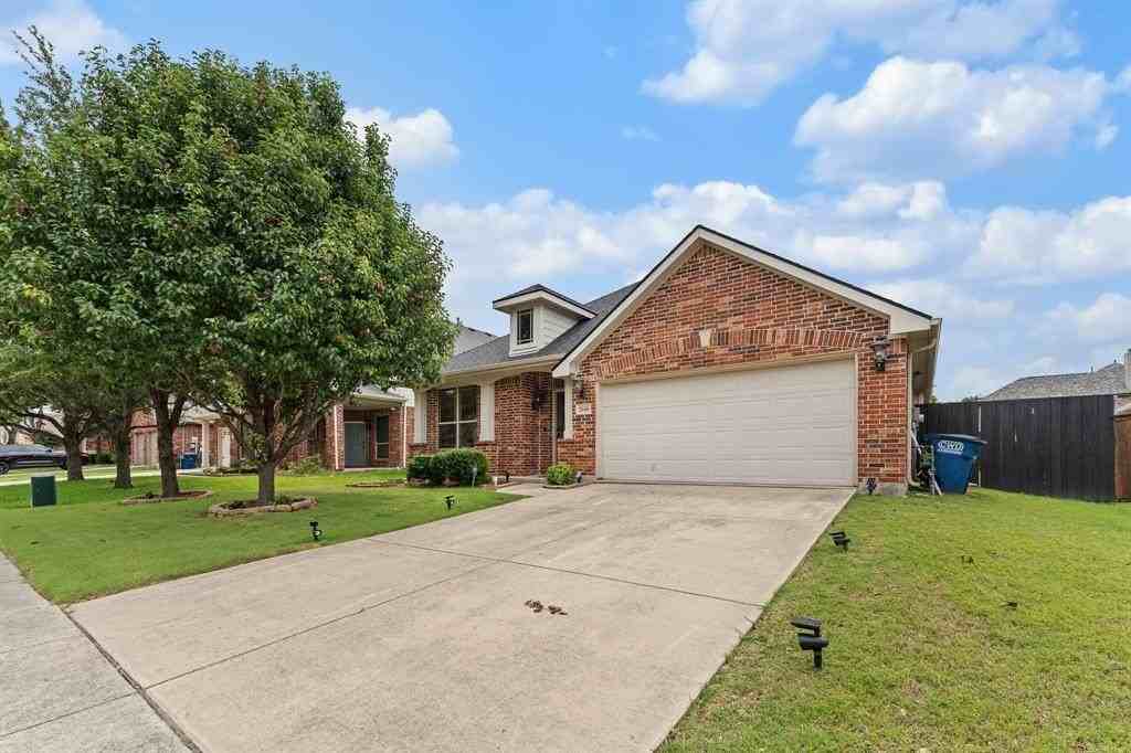 2616 Pine Trail Dr - Photo 2 of 23