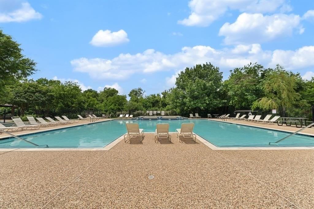 2616 Pine Trail Dr - Photo 3 of 23