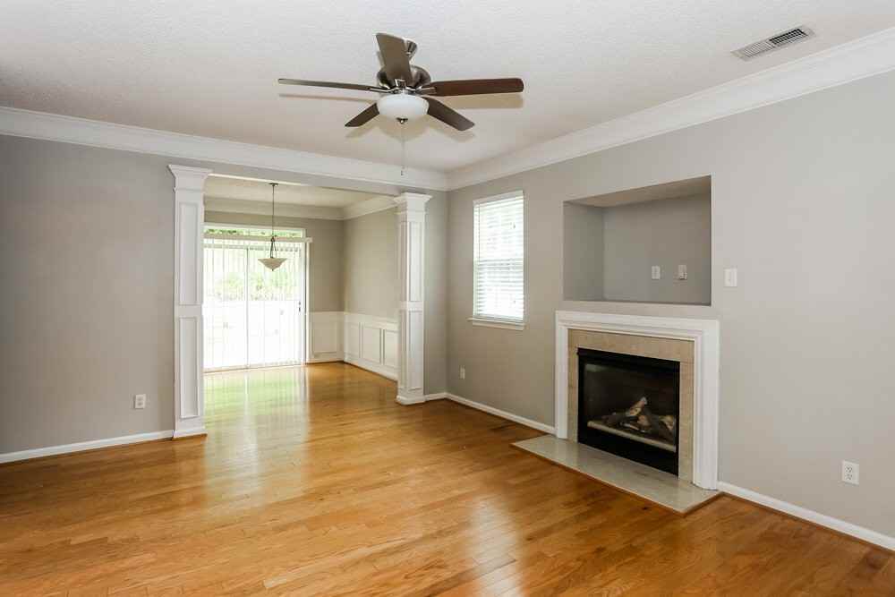 6918 Lowen Rd - Photo 6 of 17