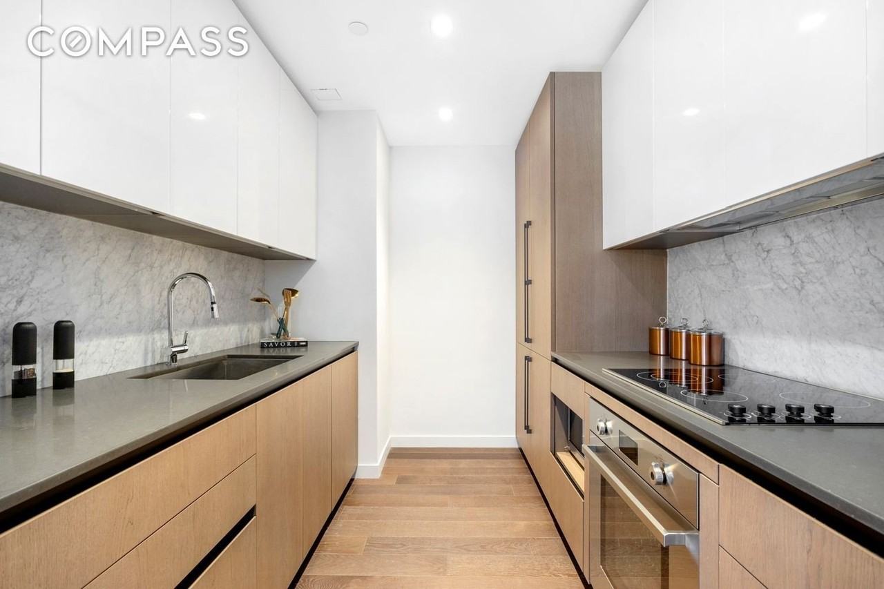 302 E 96th St #1202 - Photo 4 of 9