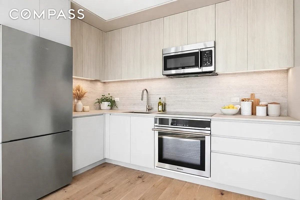 130 2nd St #5F - Photo 3 of 17