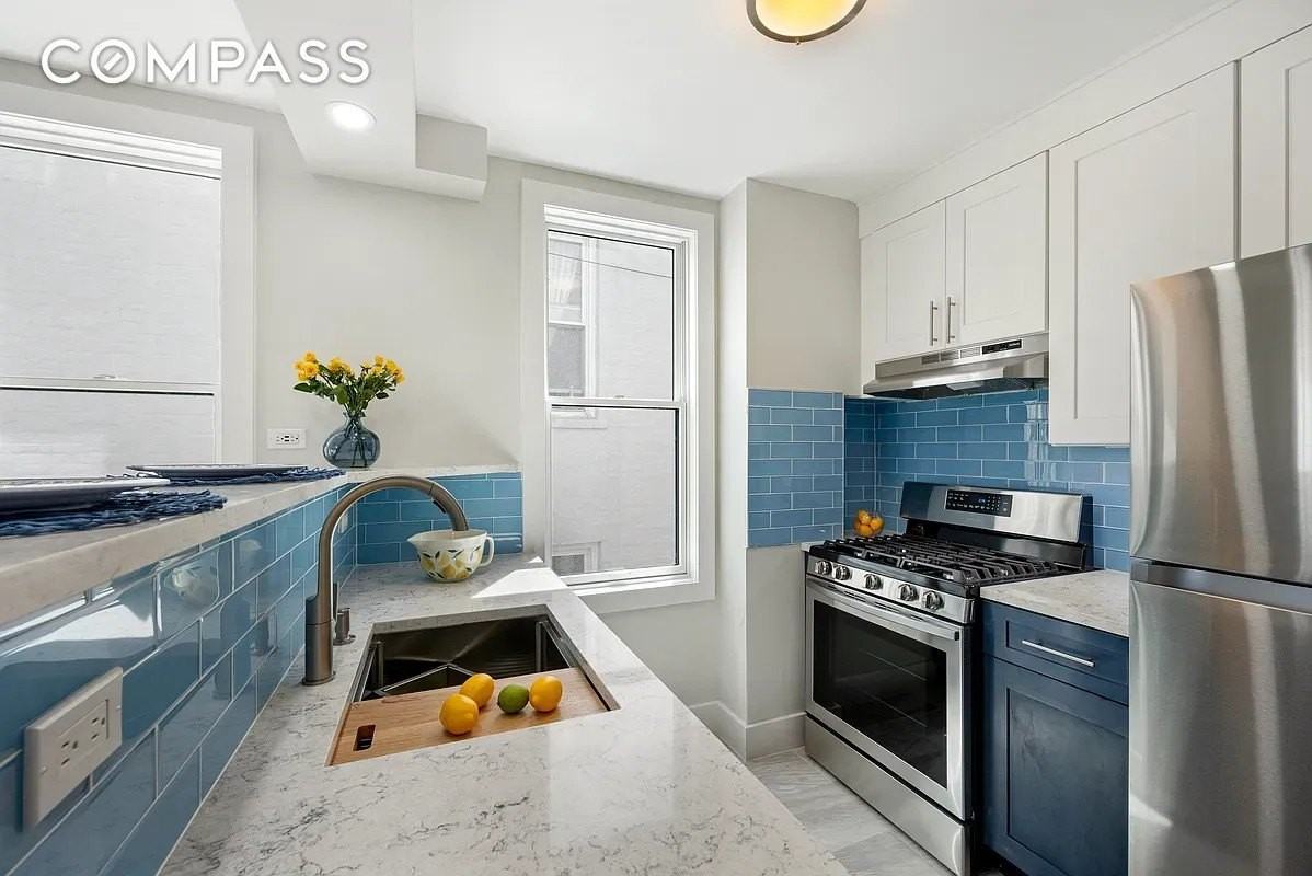 2305 24th Ave - Photo 2 of 9