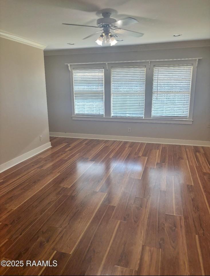 121 Oakcrest Dr - Photo 7 of 15