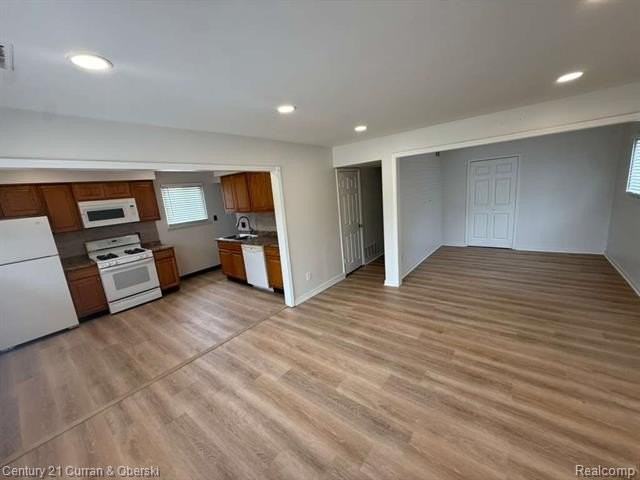5665 Nightingale St - Photo 3 of 14