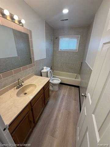 5665 Nightingale St - Photo 6 of 14