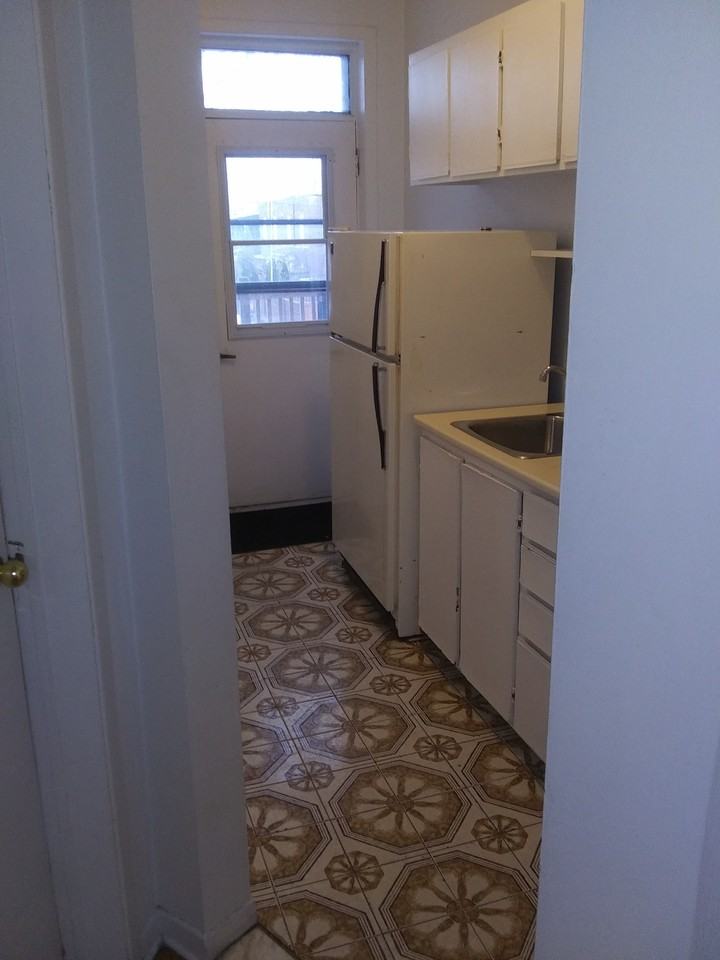 5858 Rue Sherbrooke Ouest #4 - Photo 3 of 8