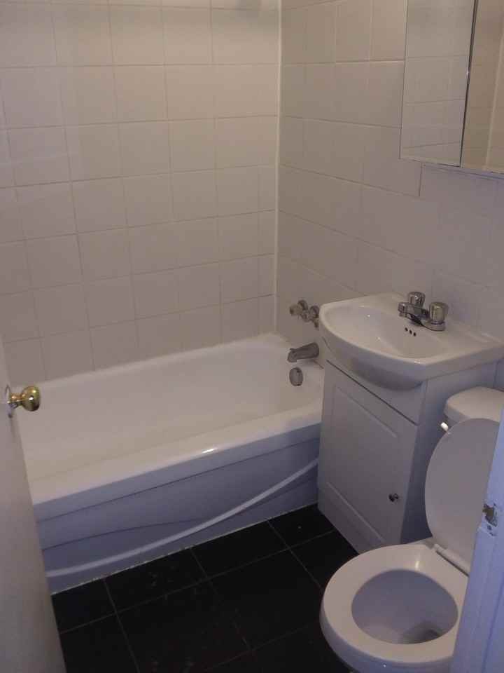 5858 Rue Sherbrooke Ouest #4 - Photo 5 of 8