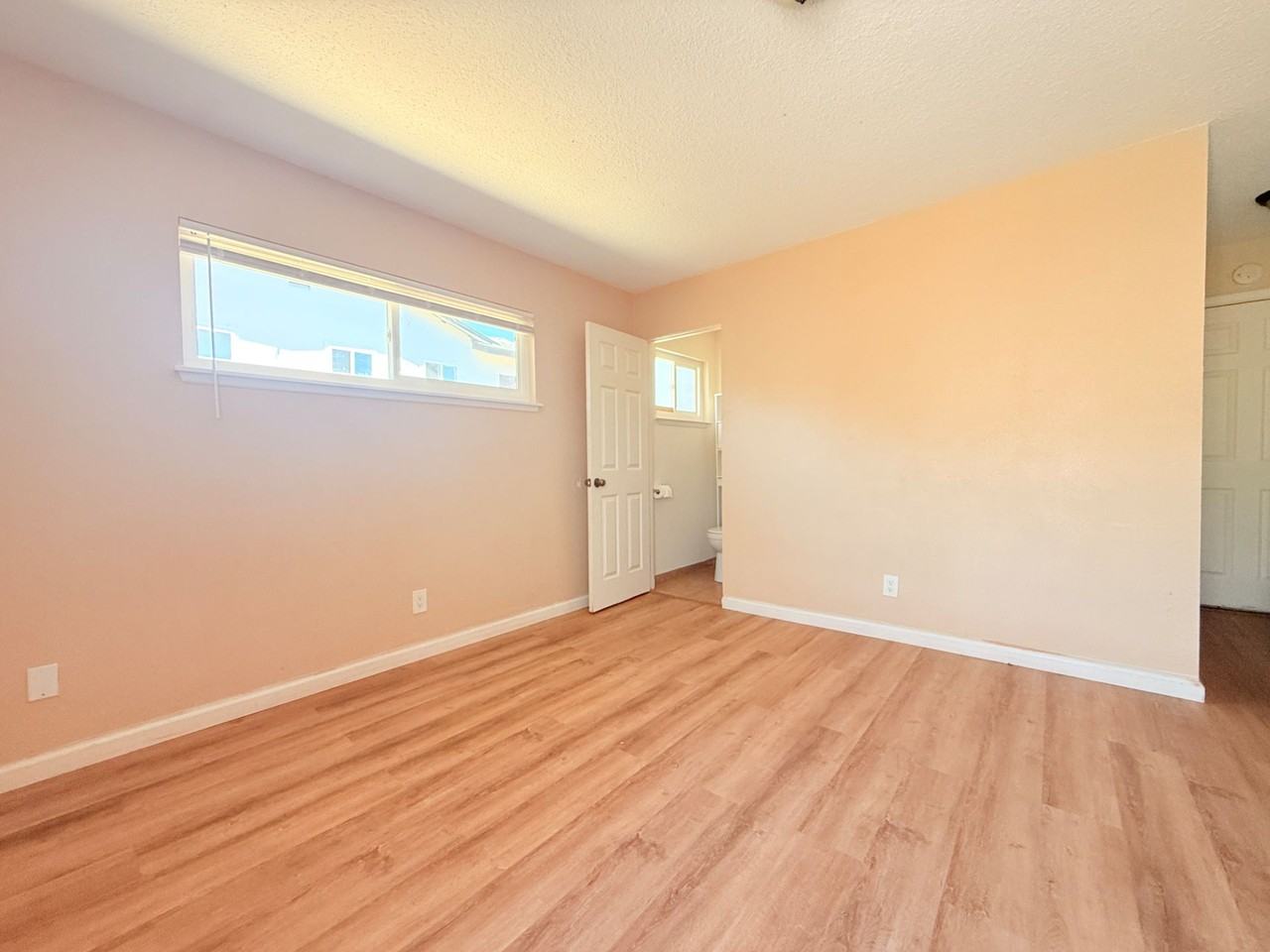 593 Venus Ave #C - Photo 2 of 11