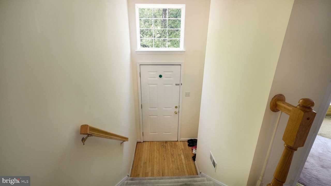 137 Weybridge Dr - Photo 5 of 27