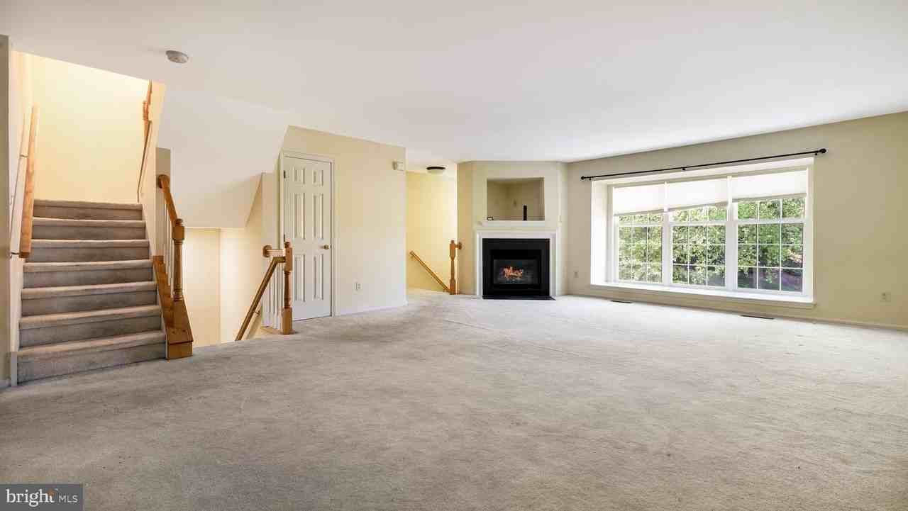 137 Weybridge Dr - Photo 7 of 27